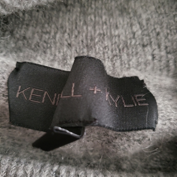 NWOT Kendall & Kylie turtleneck sweater - Picture 2 of 4
